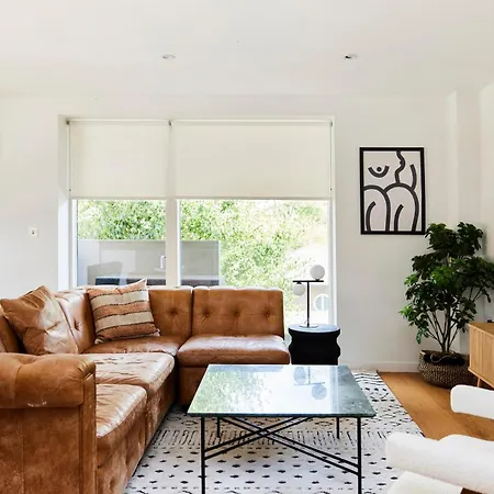 The Copenhagen Place - Enchanting 2Bdr Flat With Balcony London Exterior photo